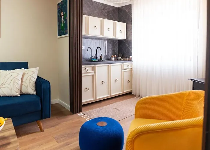 Dukley Family Near Center