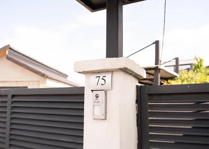 Daire Dukley Family Near Center Podgoriçe