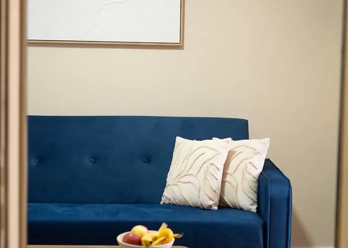 Dukley Family Near Center Daire *